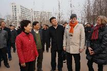 校院德方领导共同关注招聘会 校院德方领导共同关注招聘会